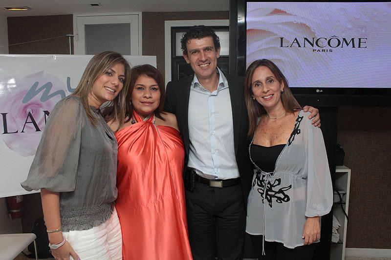 (de izquierda a derecha) Marcelis Velásquez, Carolina Goicochea, Rodrigo Pizarro y Verónica Valarino